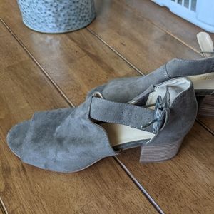 Women's gray shoes